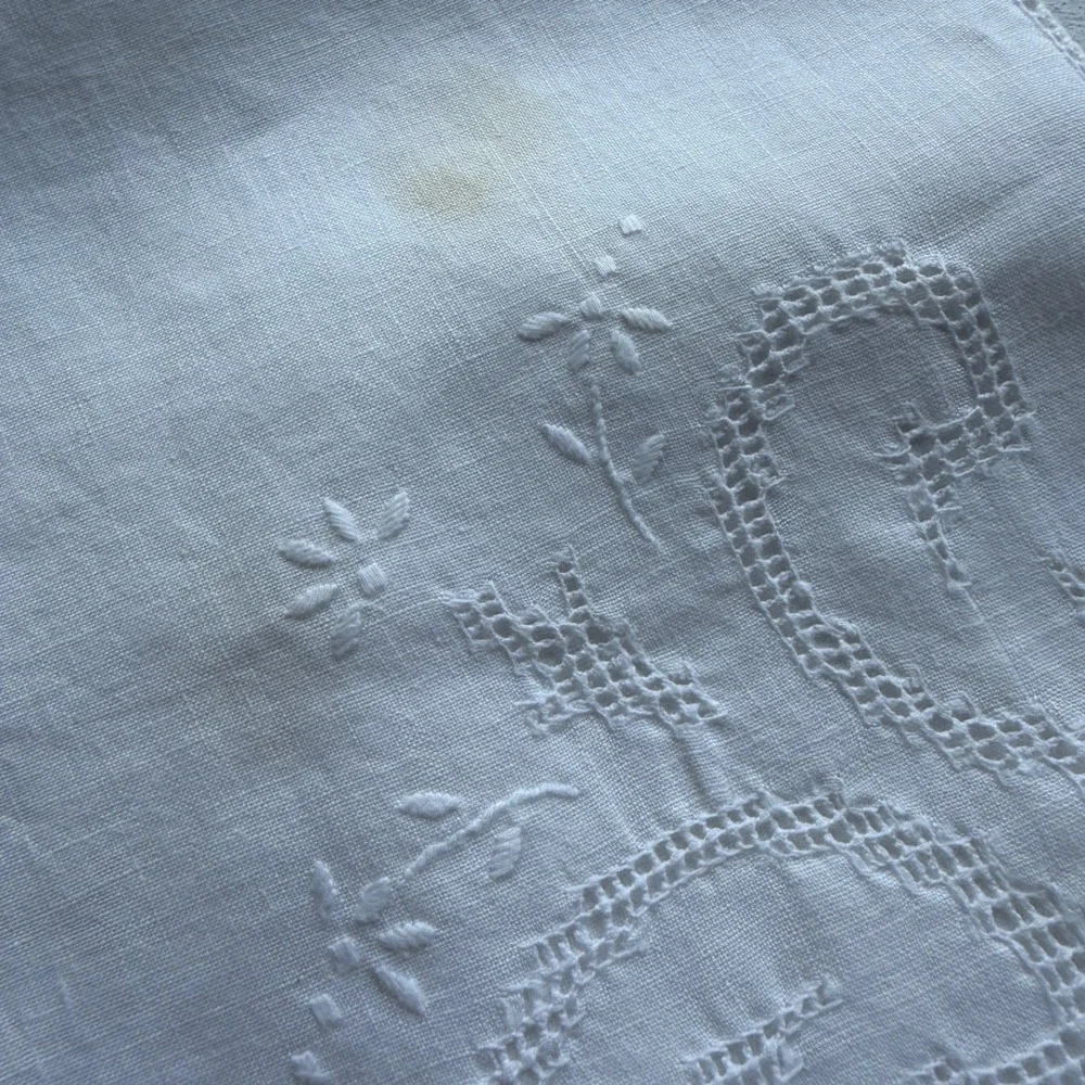 Vintage White Linen Napkins Set of 5 Embroidered Floral Lace Hemstitched 16x16
